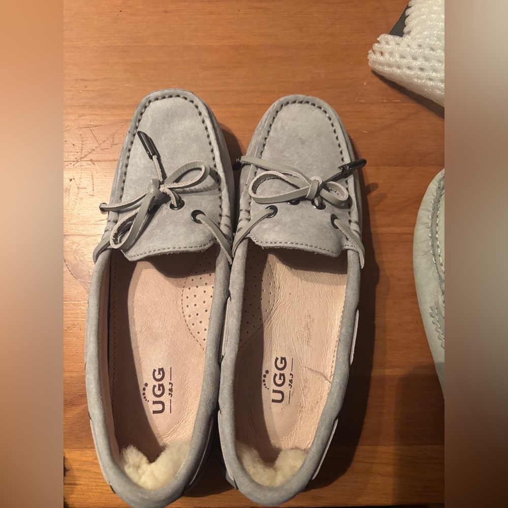 UGG Australia Moccasin Suede loafer size5